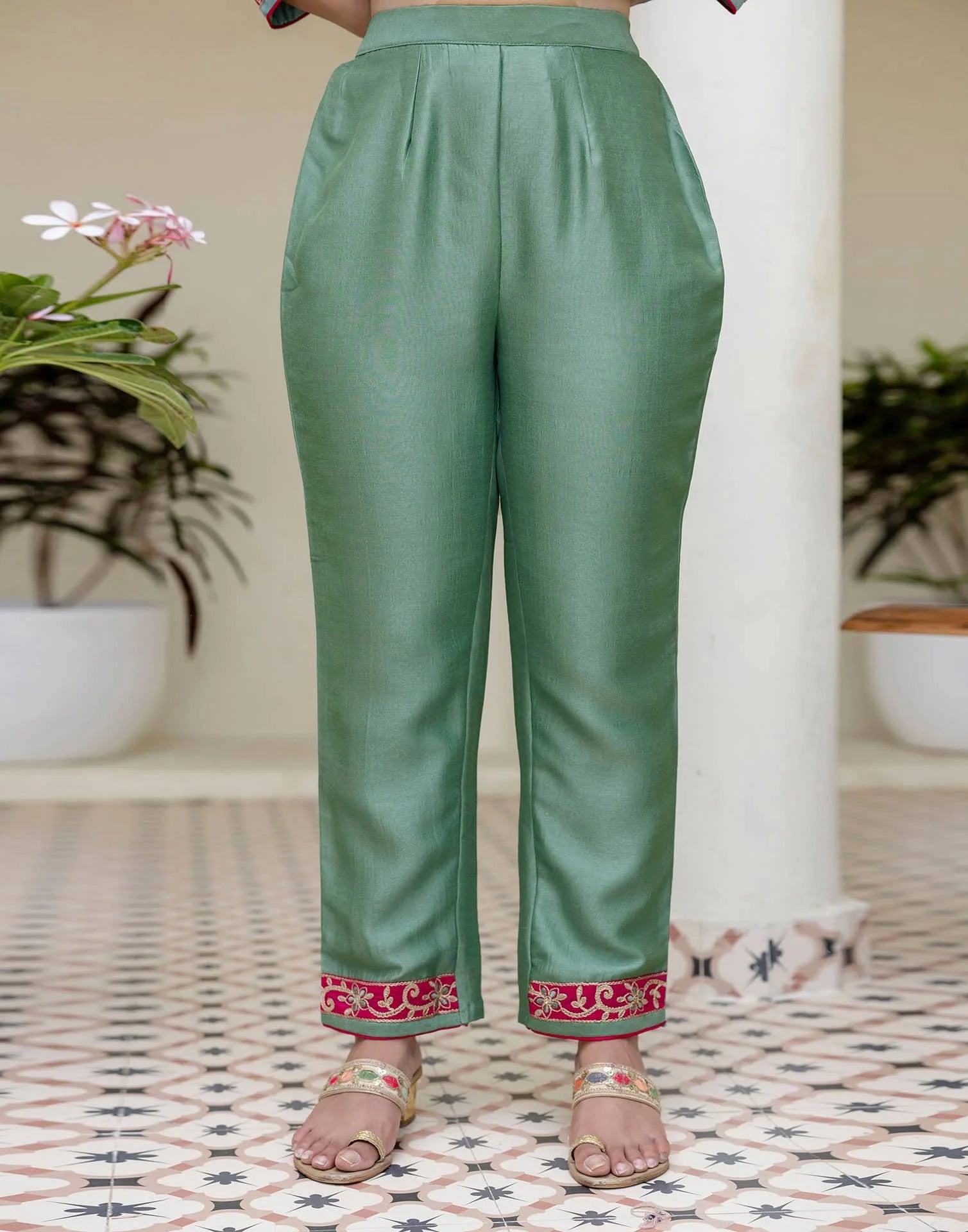 affordable round neck kurta set 