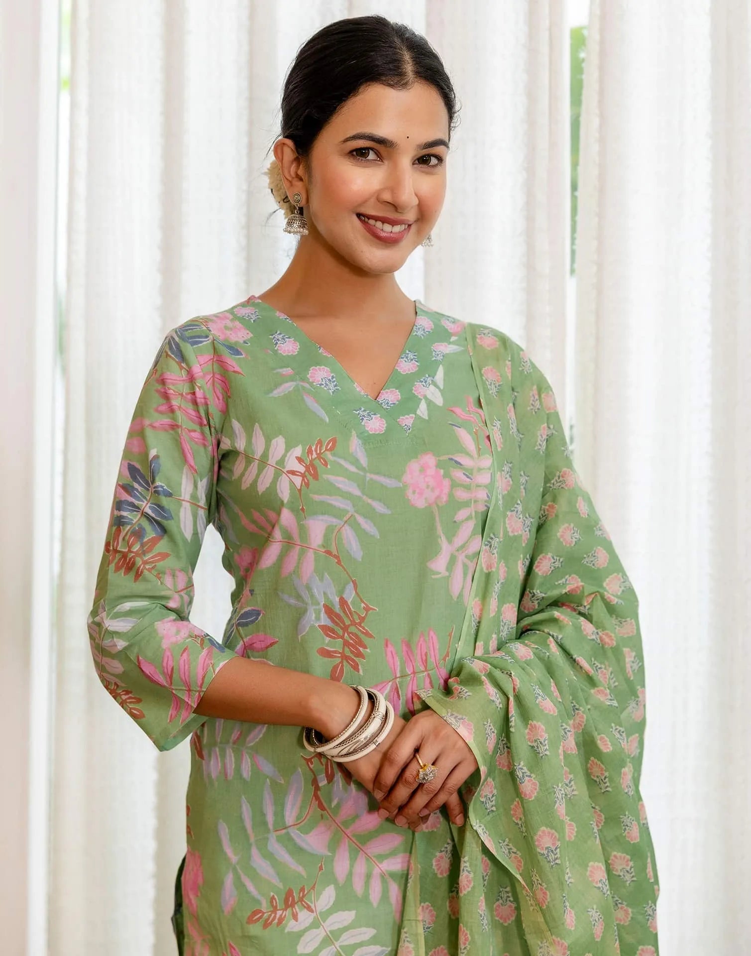 Skylee Light Green Cotton Printed Straight Kurta Set for Women