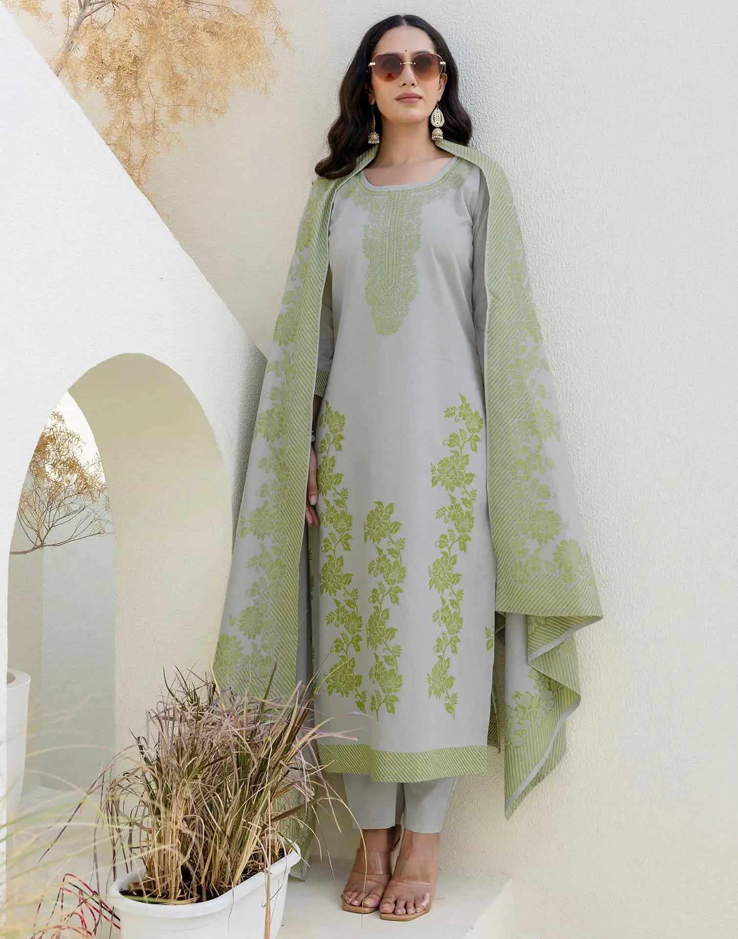 Affordable Grey Cotton Woven Straight Kurta Set Round-Neck Woven Cotton Kurti with Pant & Dupatta