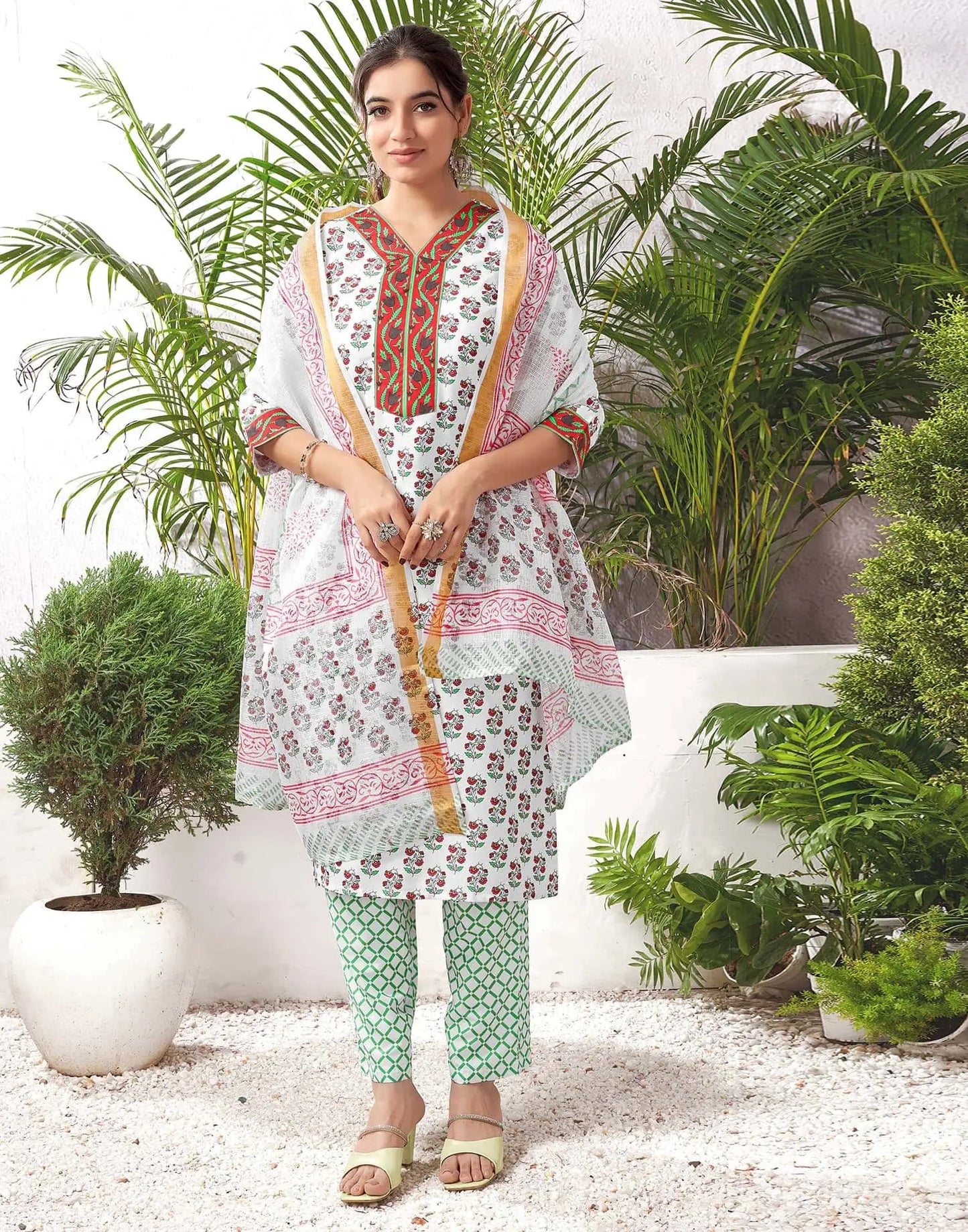 Affordable White Rayon Floral Printed Kurta Set with dupatta 