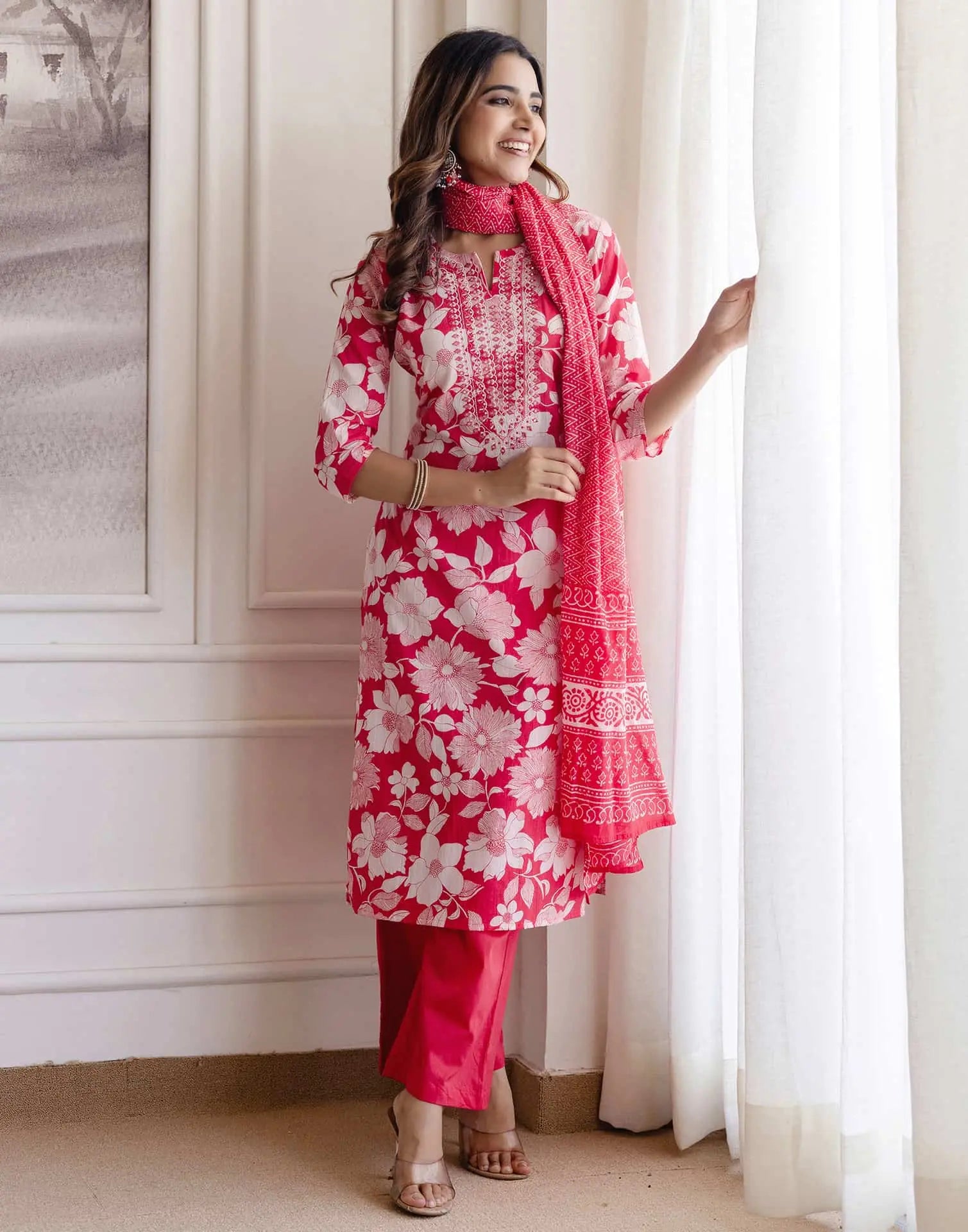 Skylee Viscose Rayon Floral Print Straight 3 Piece Kurta Set For Woman