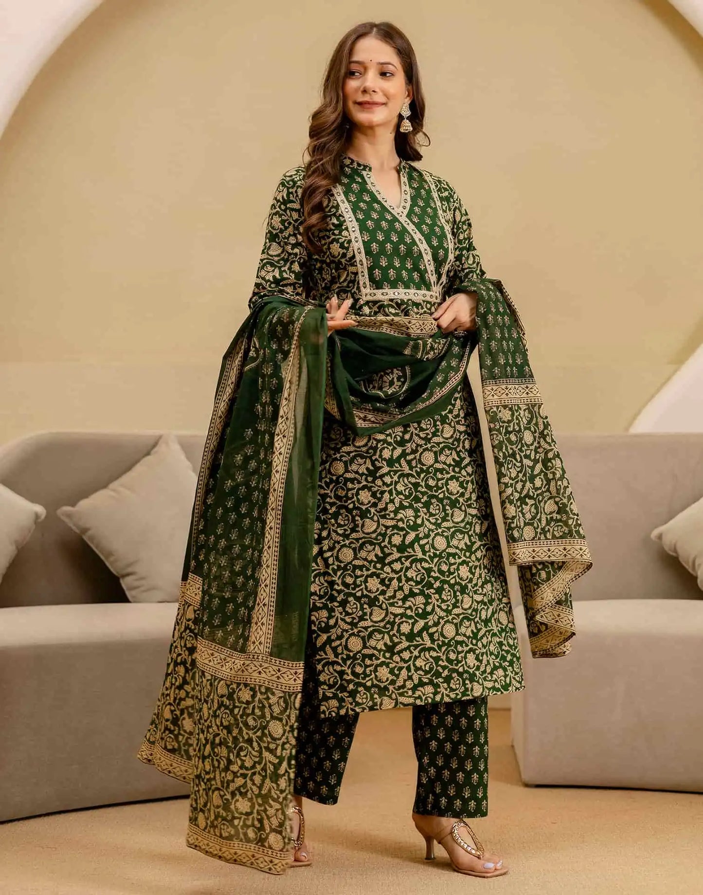 Skylee Green Cotton Printed Straight Kurta Set for Women