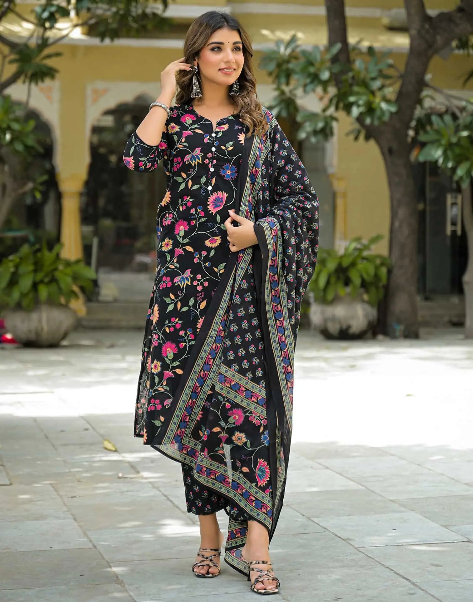Skylee Viscose Rayon Floral Print Straight 3 Piece Kurta Set For Woman