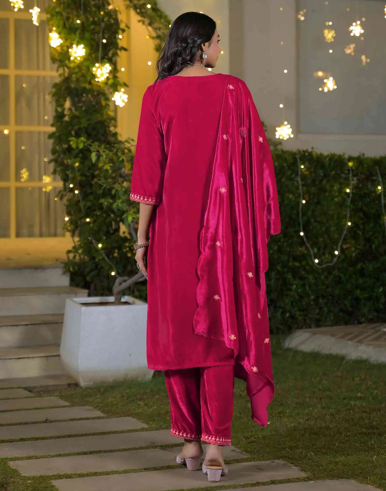 Affordable velvet kurta set for women by skylee