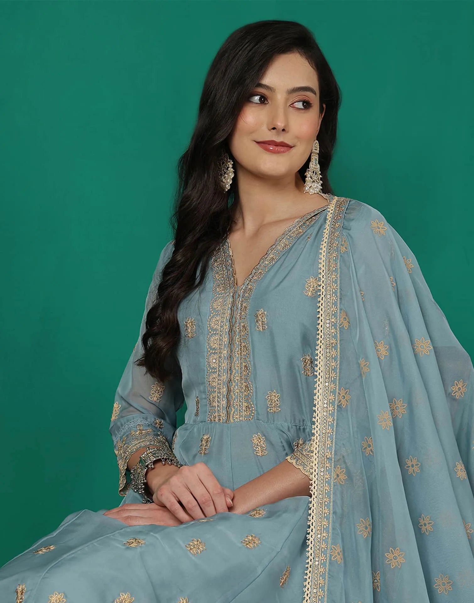 affordable v neck kurta set 