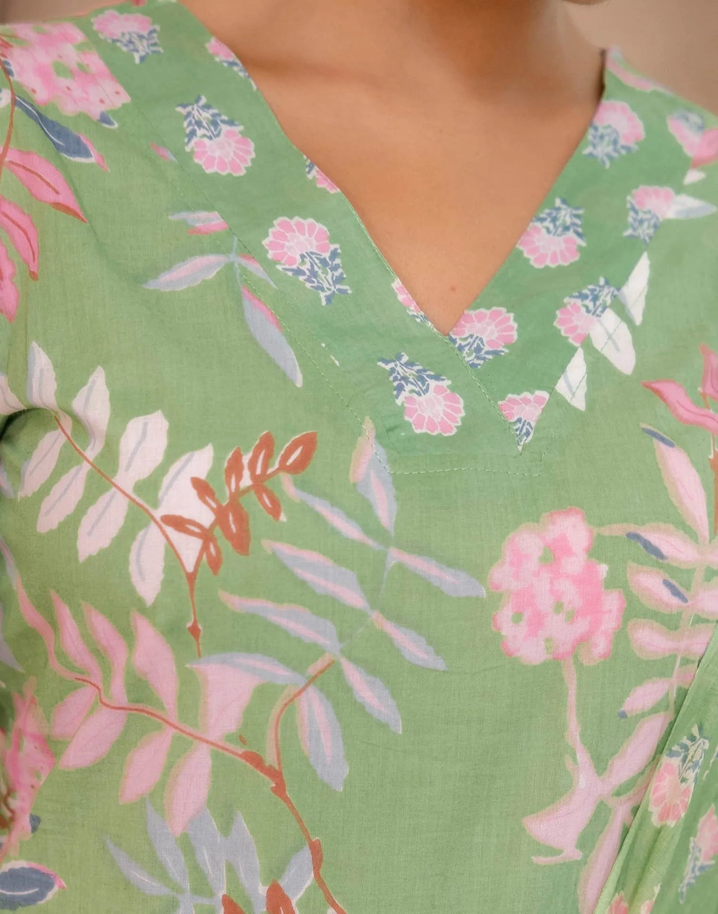 Skylee Light Green Cotton Printed Straight Kurta Set for Women