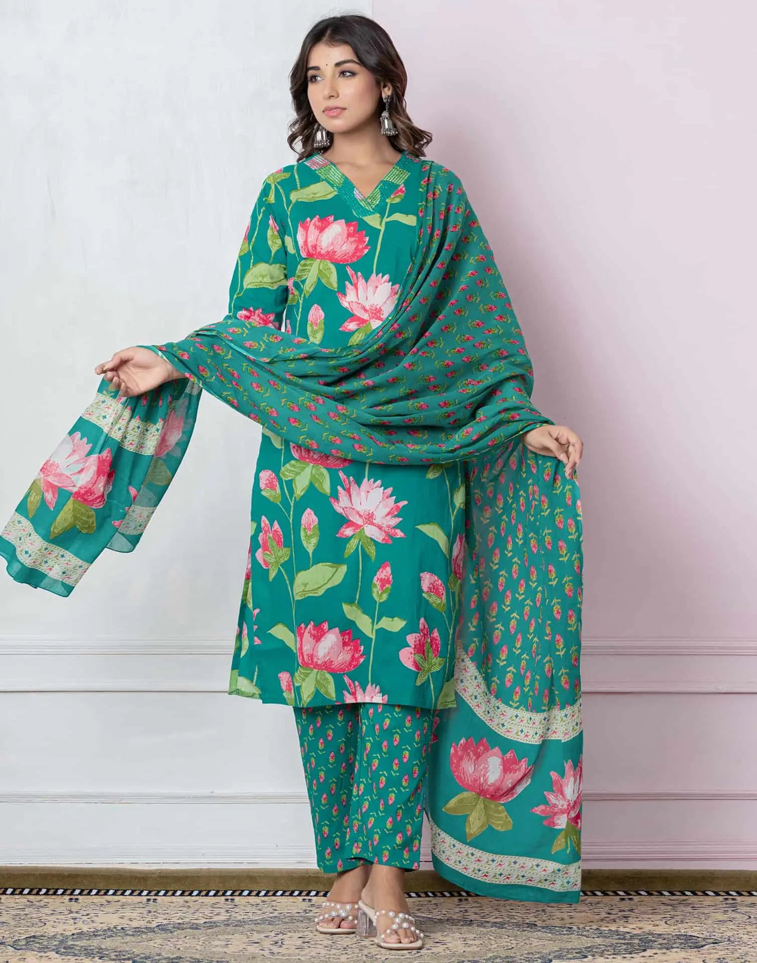 Affordable Green Cotton Printed Straight Kurta Set under 999