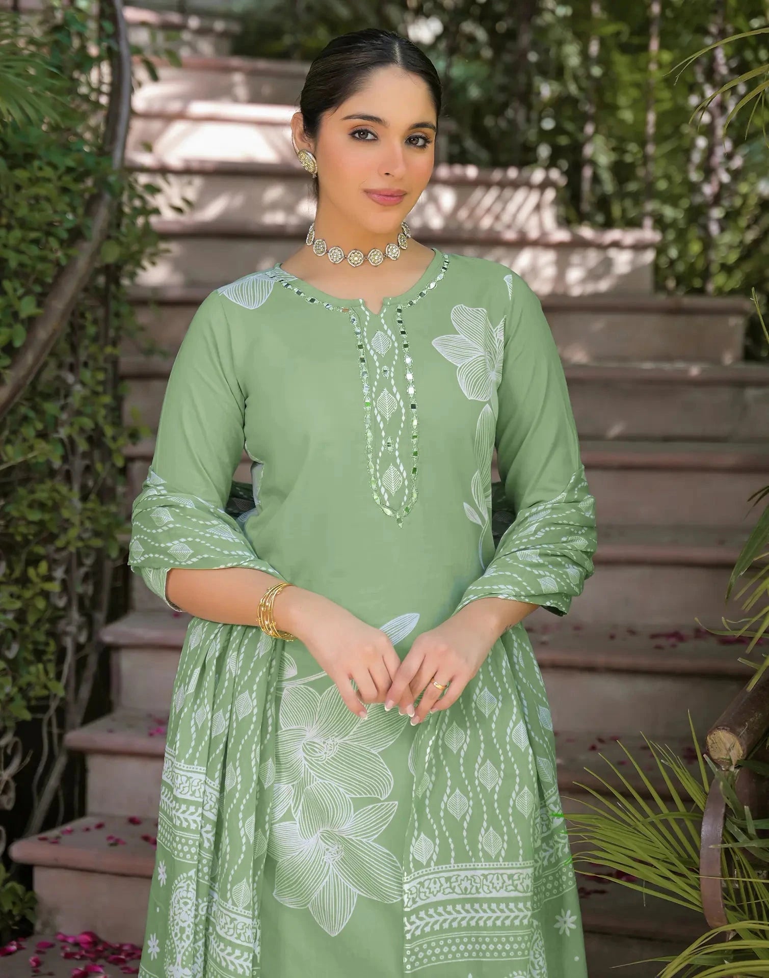 Skylee Viscose Rayon Floral Print Straight 3 Piece Kurta Set For Woman