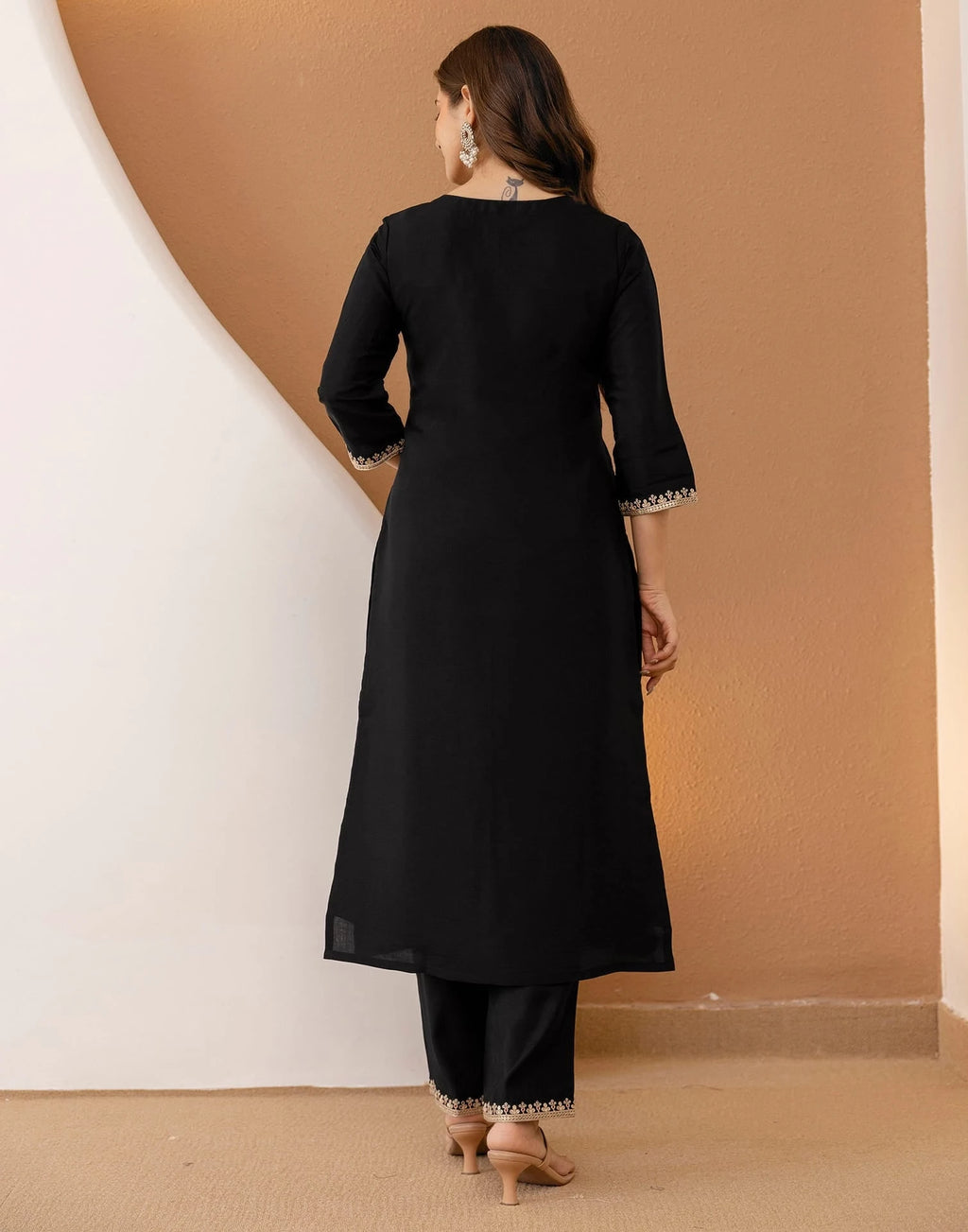 Skylee Silk Embroidered Straight 3 Piece Kurta Set For Woman