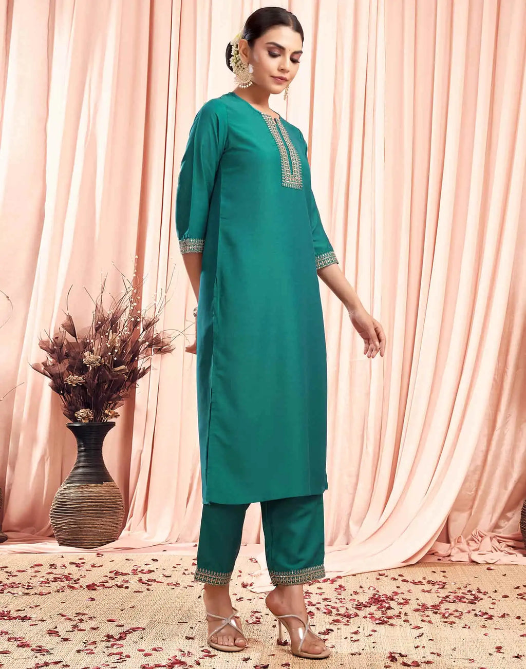 Skylee Chinnon Embroidered Straight 3 Piece Kurta Set For Woman