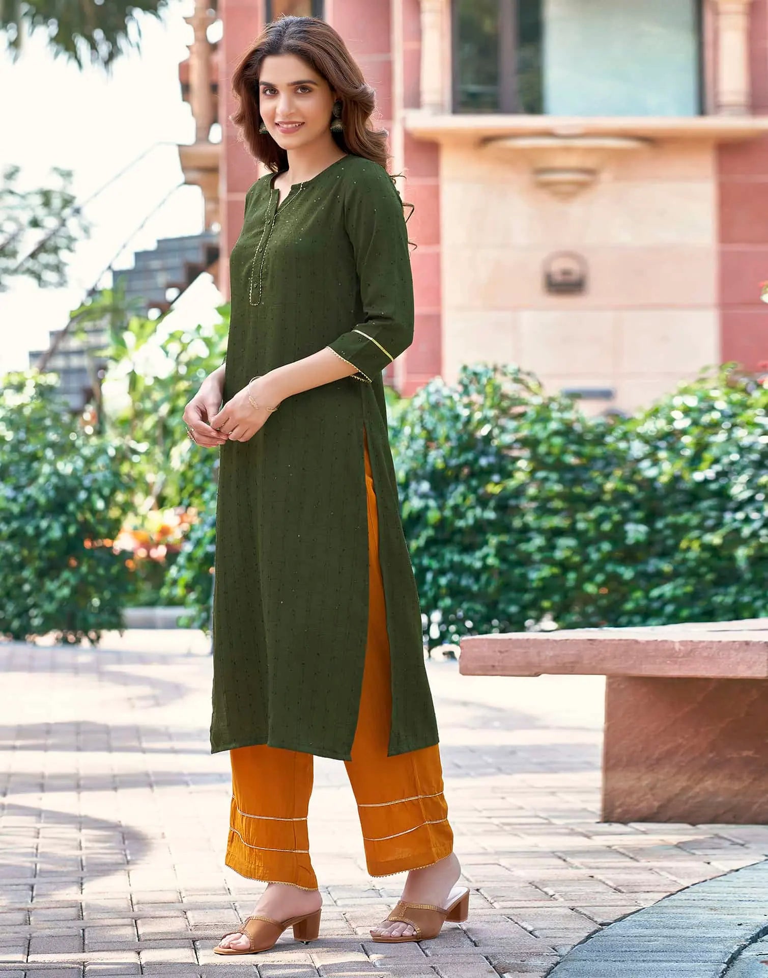 Skylee Chinnon Plain Straight 3 Piece Kurta Set For Woman