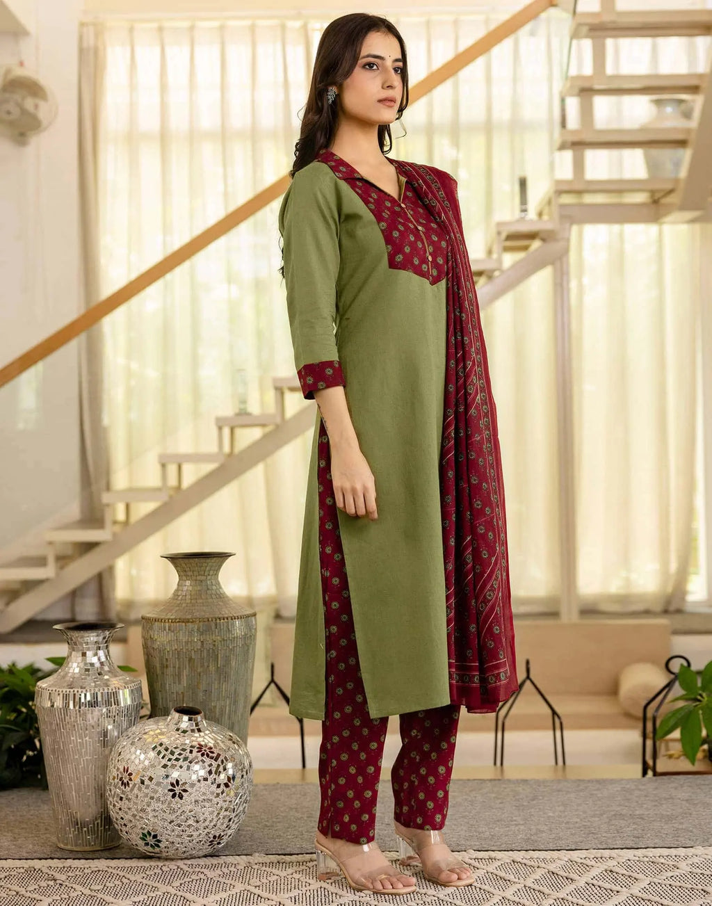 Skylee Viscose Rayon Printed Straight 3 Piece Kurta Set For Woman