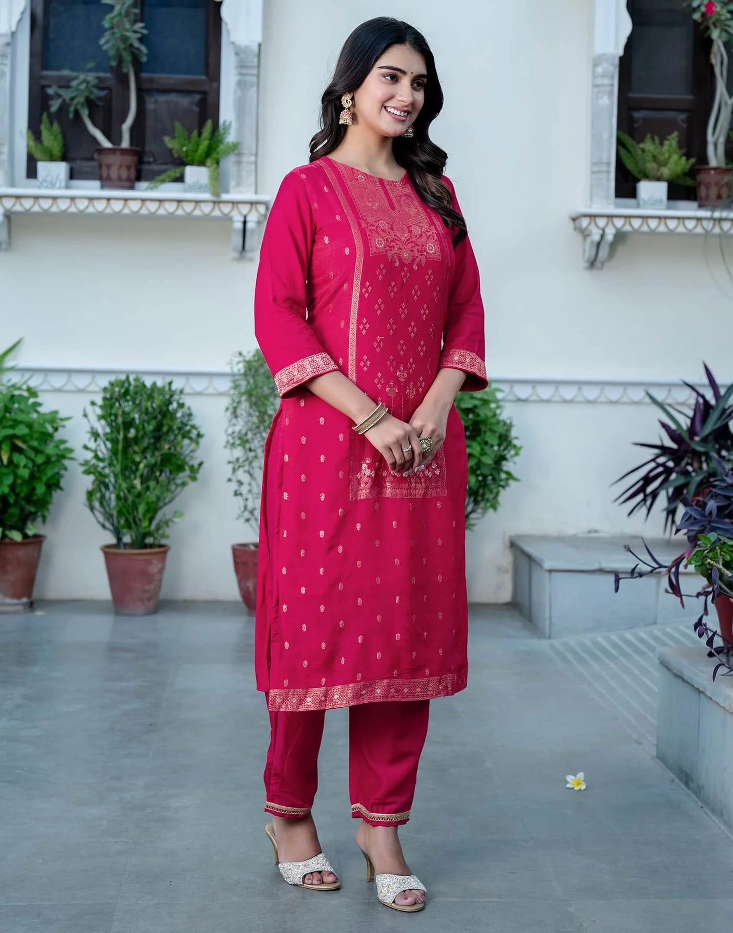 affordable round neck kurta set 