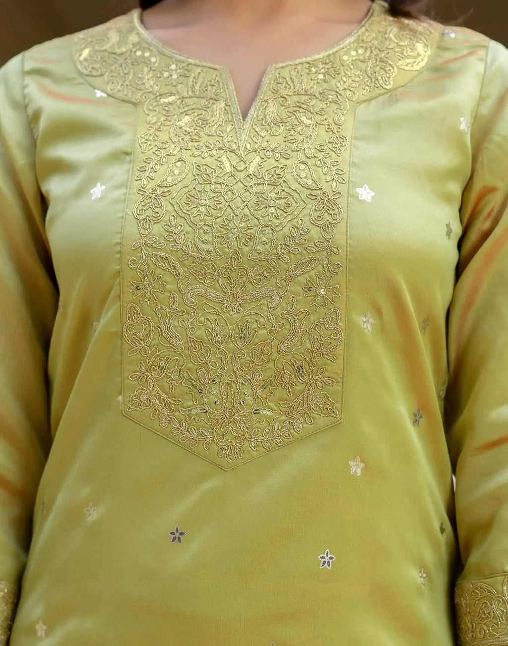 Skylee Taffeta Embroidered Straight 3 Piece Kurta Set For Woman