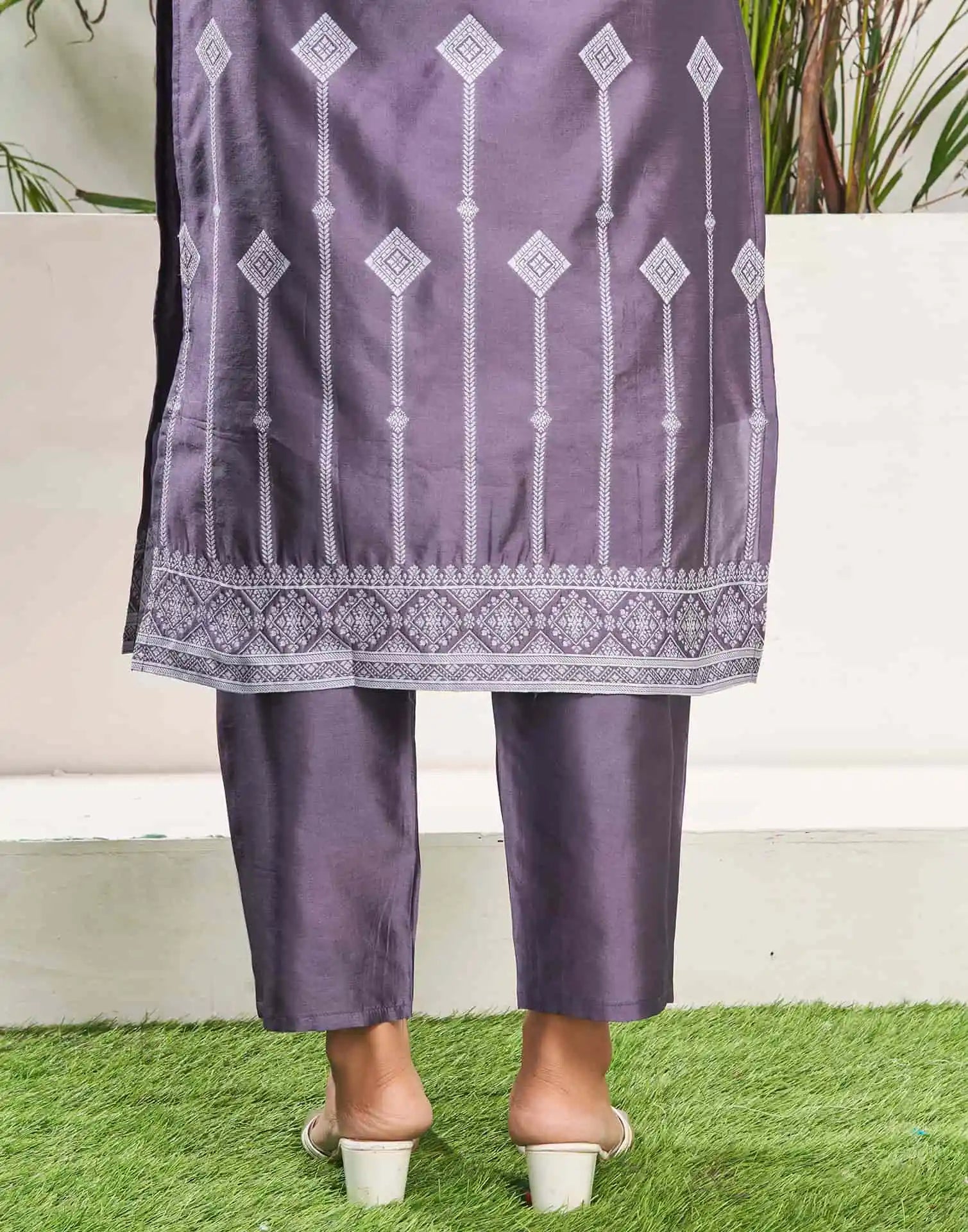 affordable round neck kurta set 