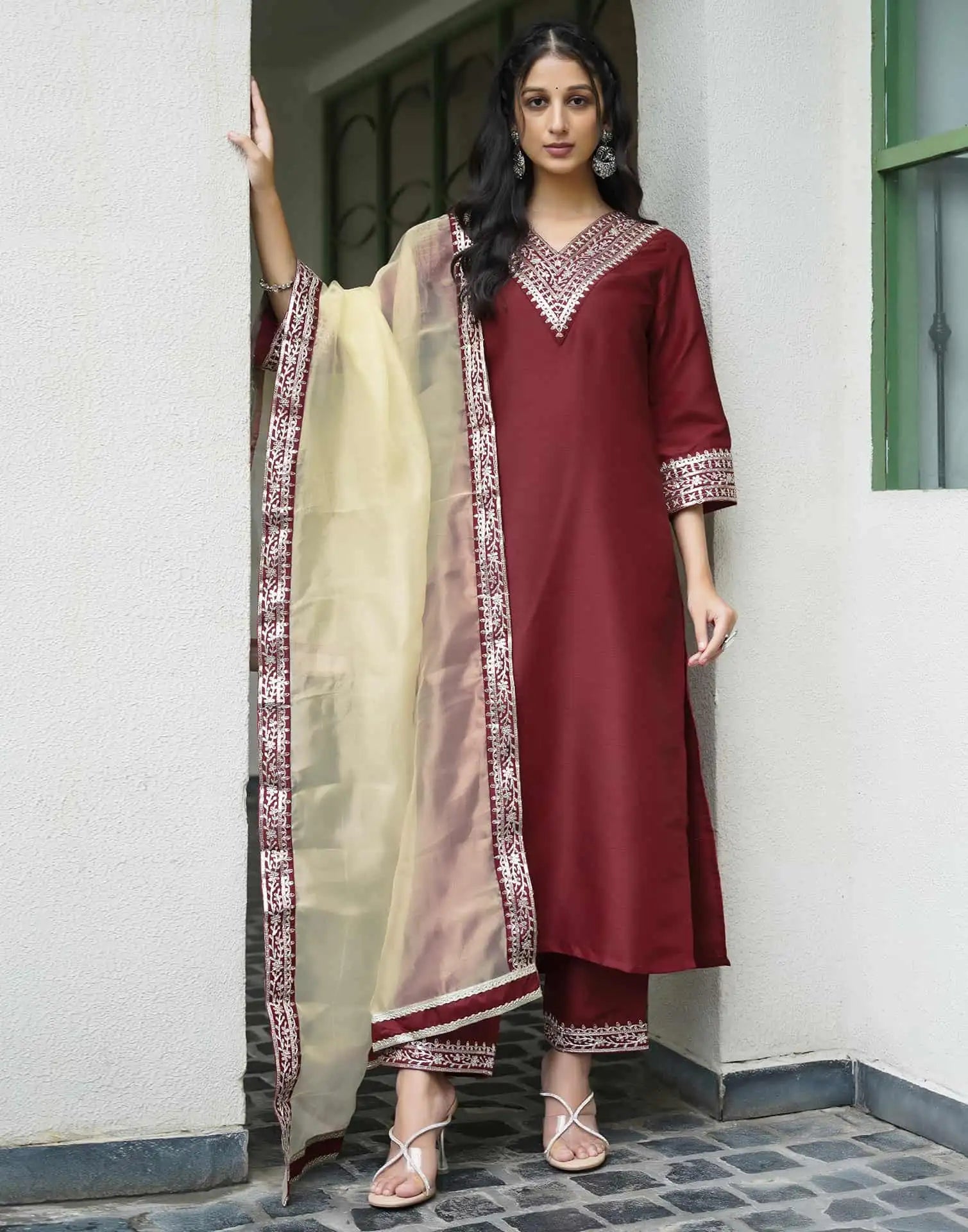 Skylee Silk Blend Embroidered Straight 3 Piece Kurta Set For Woman