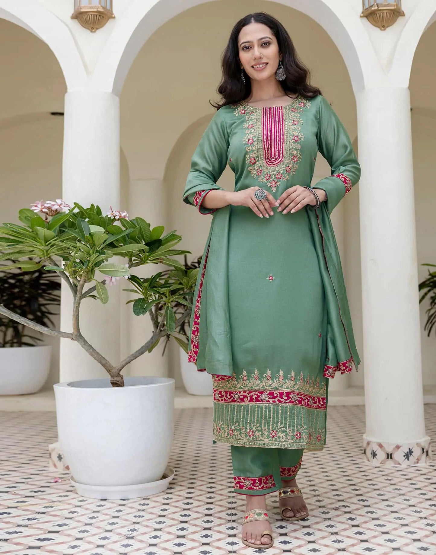 affordable round neck kurta set 