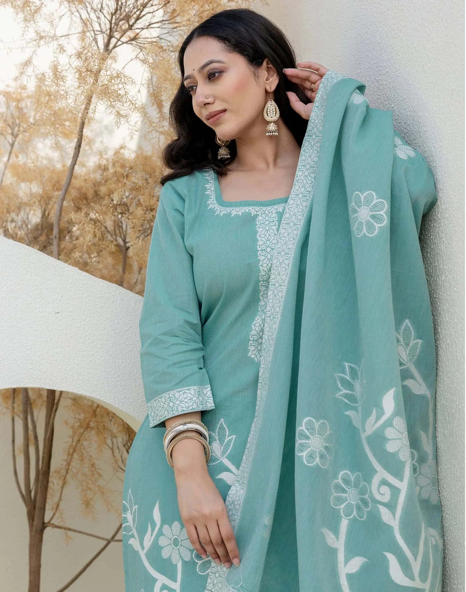 Skylee Cotton Woven Woven Straight 3 Piece Kurta Set For Woman