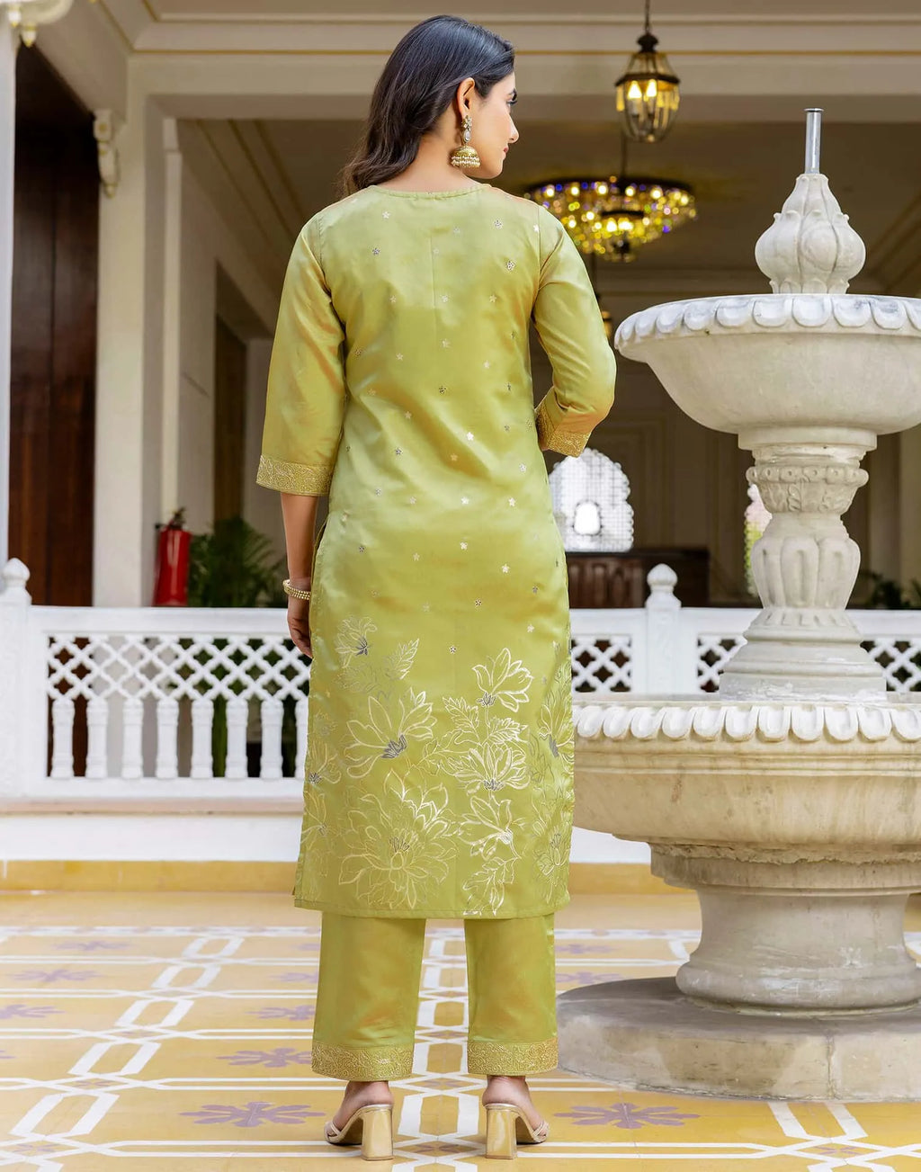 Skylee Taffeta Embroidered Straight 3 Piece Kurta Set For Woman