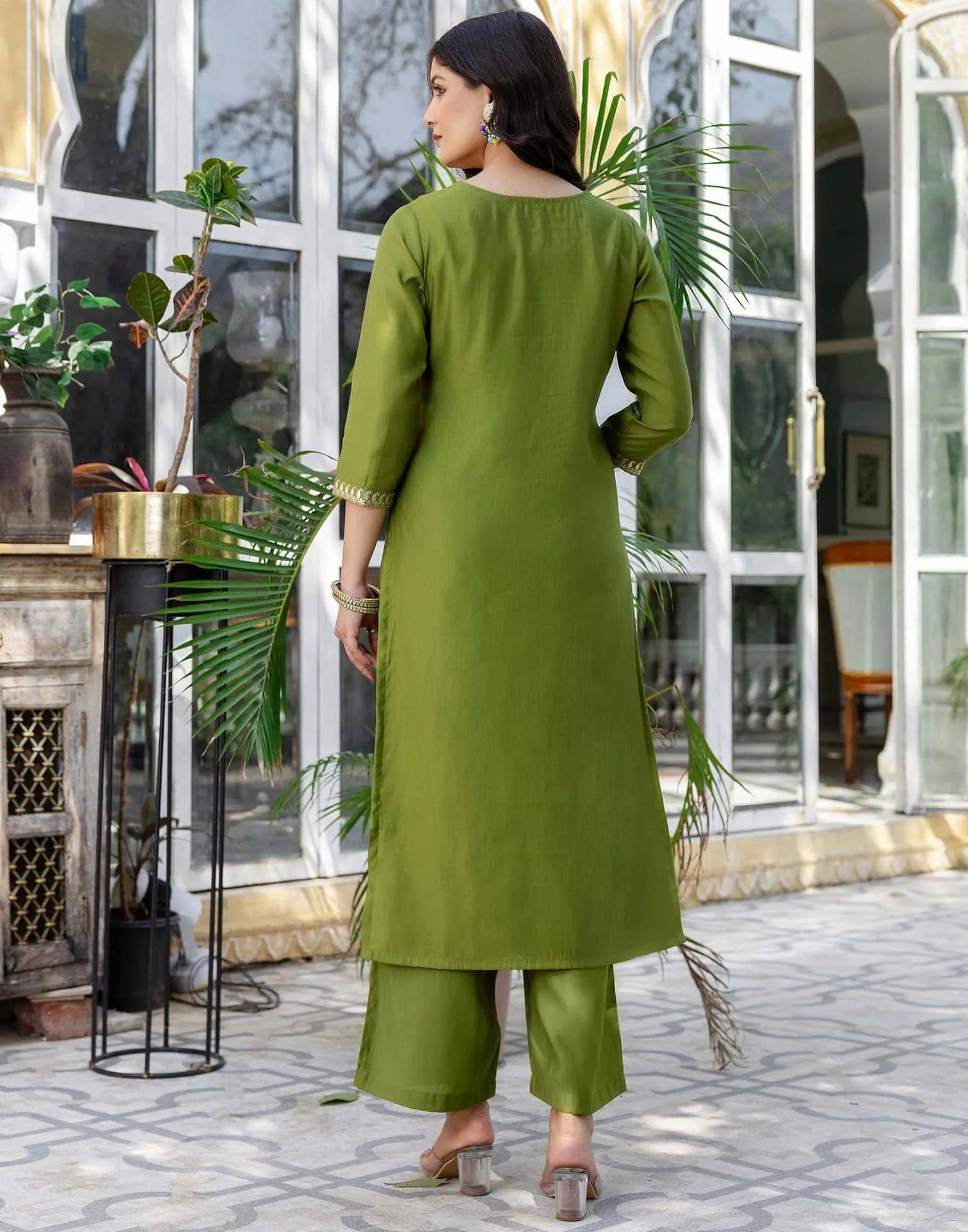 Skylee Silk Blend Embroidered Straight 3 Piece Kurta Set For Woman