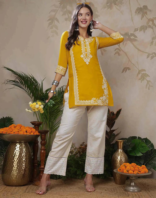 Georgette Chikankari Straight Round Neck Short Kurti