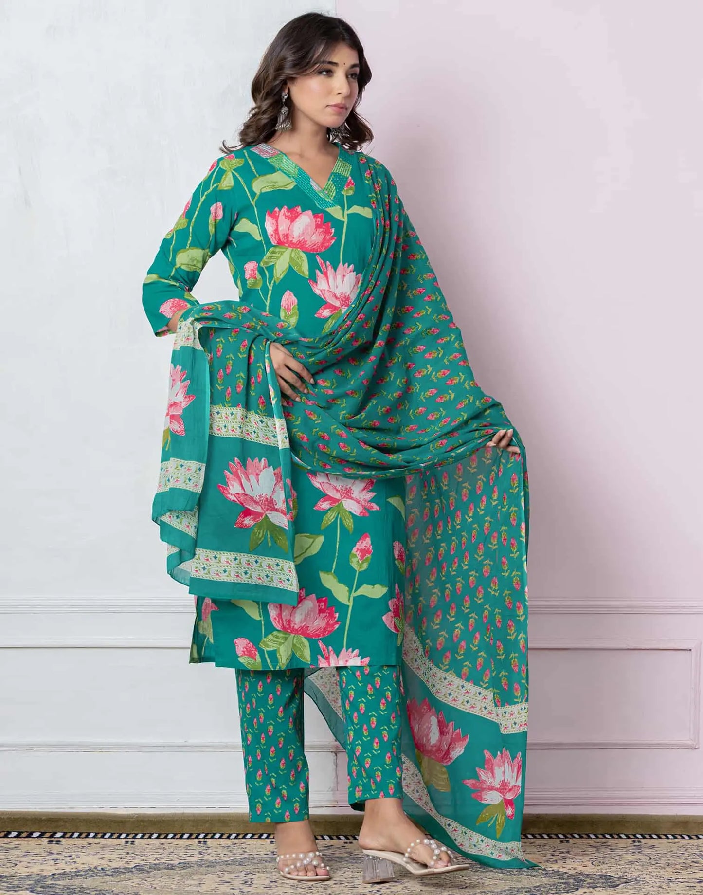 Affordable Green Cotton Printed Straight Kurta Set under 999