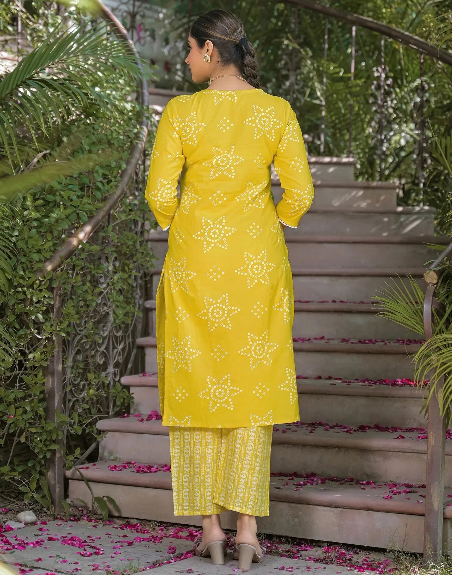 Skylee Viscose Rayon Embroidered Straight 3 Piece Kurta Set For Woman