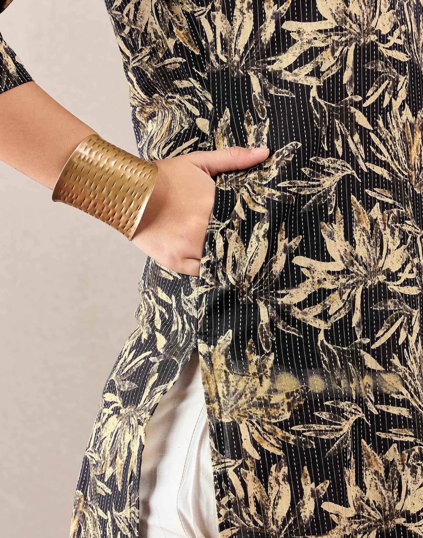 Cotton Embroidered Straight V-Neck Kurti