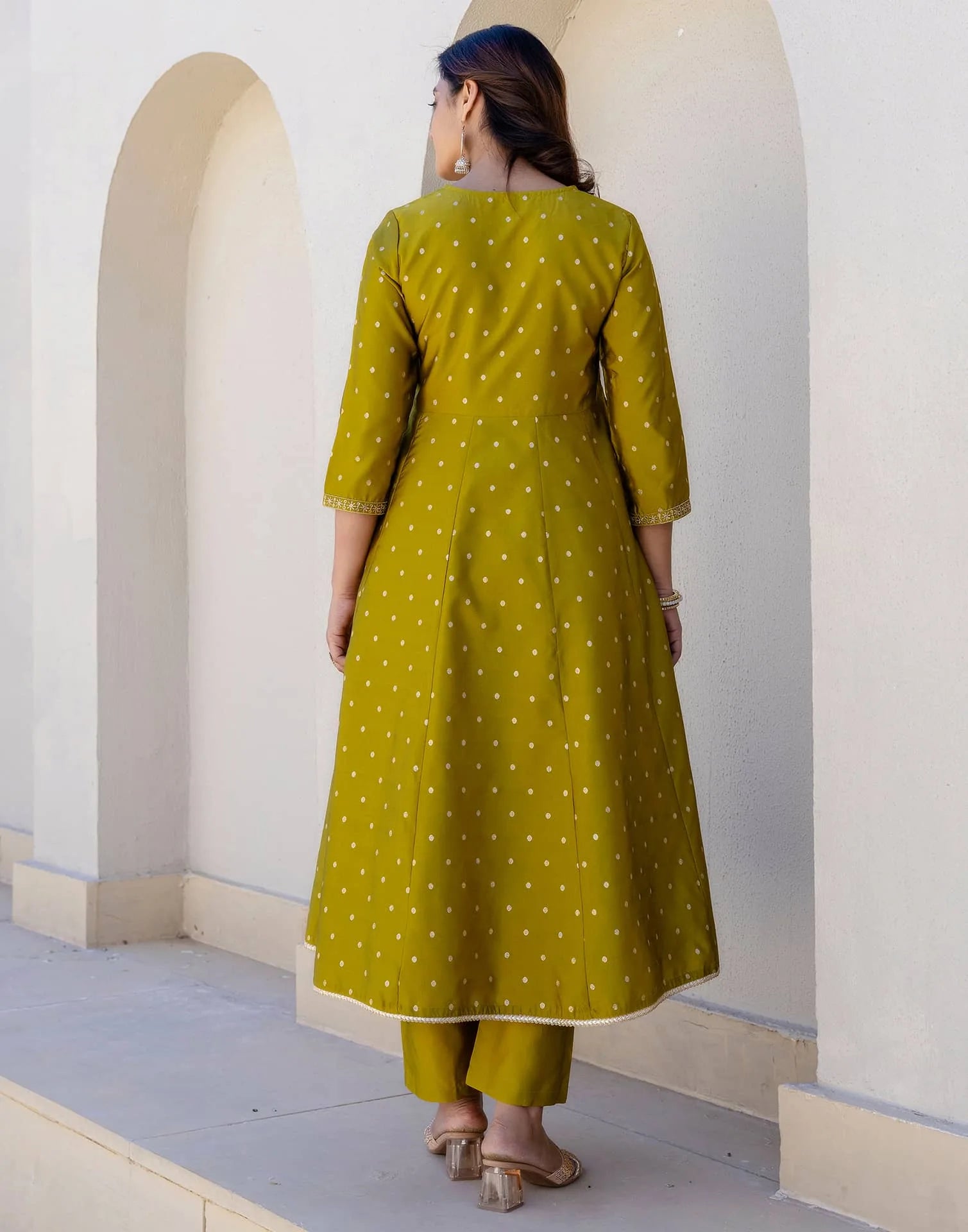 affordable v neck kurta set 