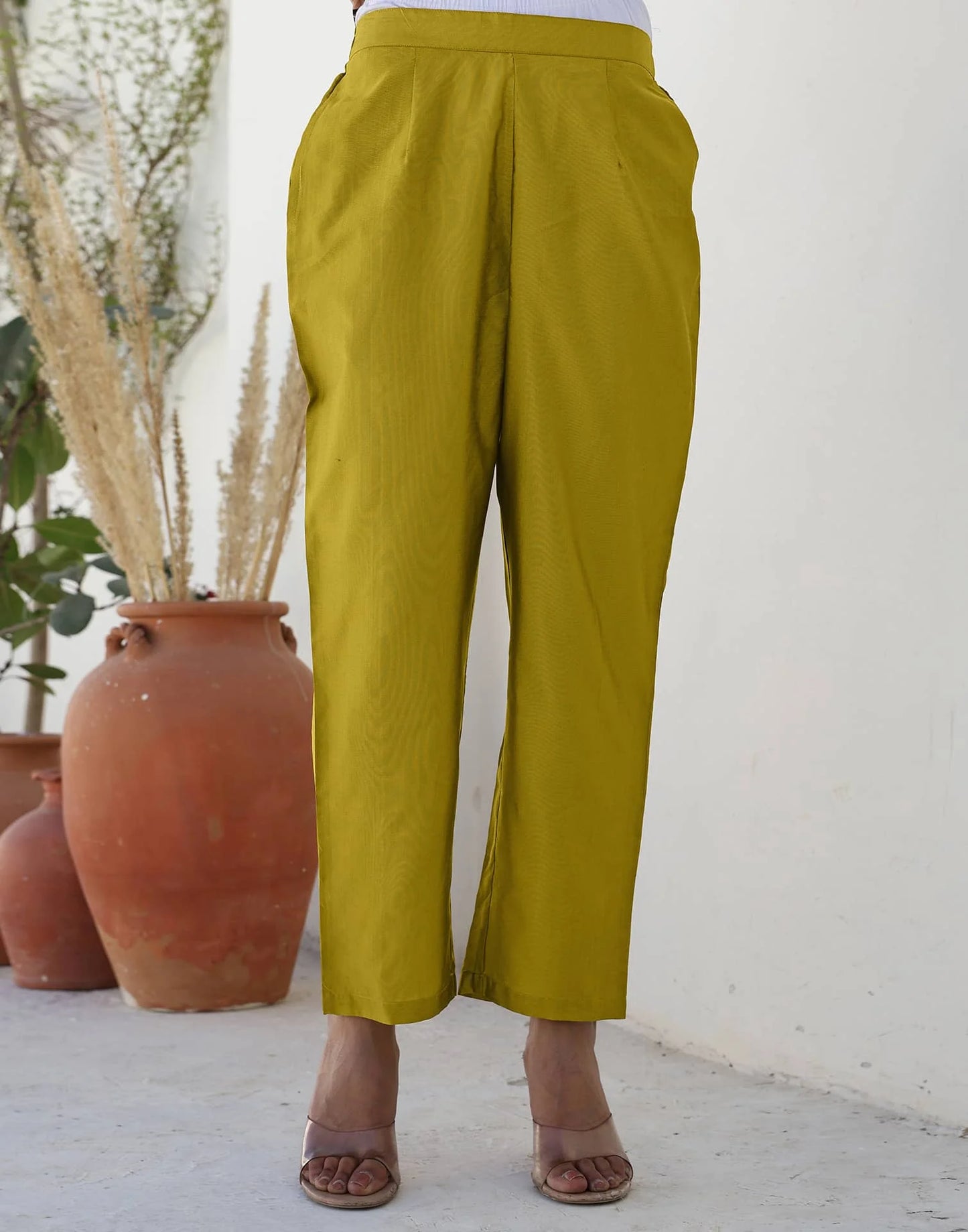 affordable v neck kurta set 